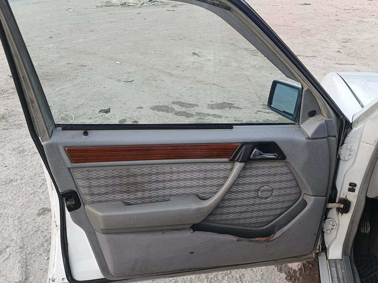 السلام عليكم مارسدس دب فول مواصفات موديل ١٩٩٠ رقم اربيل بيه وكاله مداور او وكاله مكينه وكير توني شادهن حداديه خير
 من الله تخم تاير فقط خياس بالدوسه اليمنه جوه العبري السياره احله من الصوره
ذي قار الشطره الساده الغوالب السعر٧٠ بيه مجال اتصال على الارقام
*********** 
***********
