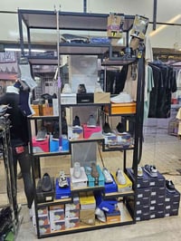 ميز عرض • حدید وقواعد خشب • نظيفه١٠٠%