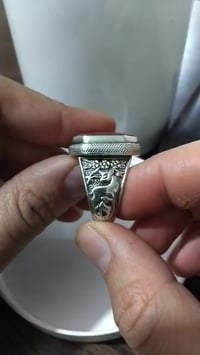 عقيق طبقي • صياغة يدوية • وزن ثقيل ٣٥غم