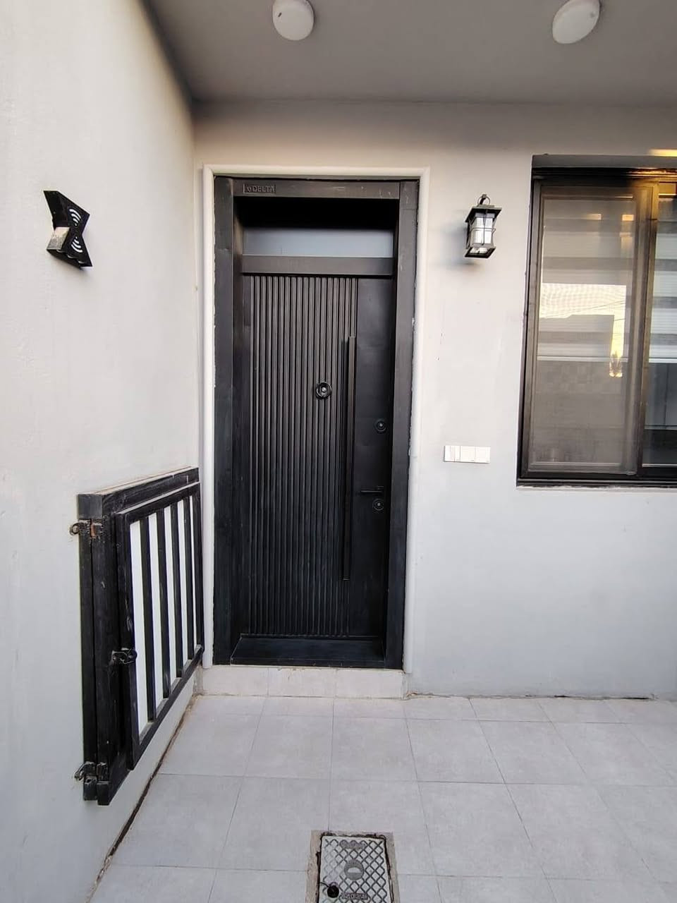 🏘️/ دار للبيع المساحة 160م طابو صرف 
       الواجهة 8 م / النزال 20 
( علماً أن الدار مطلوب 60مليون صندوق الإسكان) 
🧱/ بناء حديث درجة اولى سنة 2026 
الطابق الاول / مطبخ . هول . صالة . غرفة نوم . مجمع صحيات . گراج . صحيات خارجية
الطابق الثاني /  غرفتين نوم . هول . مجمع صحيات 
🌏الموقع / حلة حي 17 تموز خلف معمل  غاز الثورة أو خلف حسينية أحباب الحسين
⭕نستقبل جميع عروضكم السكنية والتجارية والزراعية
#لمعرفة_السعر مراسلة الصفحة أو مراجعة مكتب⬇️
#بشار_للعقار_والمقاولات بداية شارع الحسينية من جهة شارع 60
***********
***********
