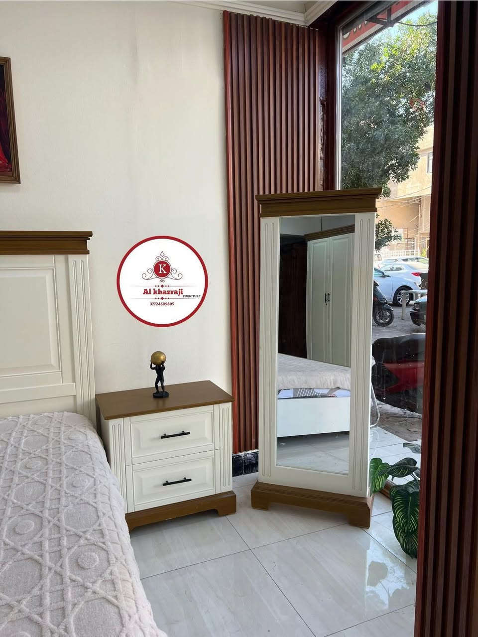 حين تجتمع الفخامة مع الإتقان… يولد موديل آشور.
تصميم راقٍ ونجارة عراقية أصيلة تضيف لمنزلكم لمسة ملكية لا تُنسى. 🤍

موديل اشور

نجارة عراقية 100% 🇮🇶
ضمن وجبة الدرجة الأولى

💰 السعر: 3,350,000 دينار

المواصفات:
• غرفة 6 أبواب طابقين مع ملحق داخلي
• الداخل صاج طبيعي سماكة 4 ملم
• واجهة الغرفة MDF سماكة 9 ملم
• جميع ملحقات الغرفة والكنتور واجهة 9 ملم MDF والداخل 4 ملم صاج طبيعي
• القاعدة بلوك صاج
• الظهر چرچوبة داخلية مع شد براغي لزيادة المتانة
• نرمادة شرطية
• مجرات سكك هيدروليك
• صبغ أوف وايت و صاج طافي
🎁 طابورية هدية

📏 قياسات الغرفة:
• الكنتور: طول 3.30 م – ارتفاع 2.60 م – عمق 60 سم
• الميز مع مراية: 1.60 م
• الجرباية: 3.00 م
• المنام: 1.70 × 2.00 م
• الزاوية: 1.15 م – عمق 60 سم – ارتفاع 2.60 م

🚚 الشد والتوصيل مجاني إلى جميع محافظات العراق

متوفر لدينا داخل صالة العرض تشكيلة واسعة من الموديلات 😊

📍 العنوان:
الحلة – منتصف شارع أبو القاسم
من جهة سوق الحلة الكبير
مجاور دكتور مكي الإبراهيمي طبيب الأسنان

📞 ***********
📞 ***********

#معرض_ومعمل_الخزرجي_للأثاث
