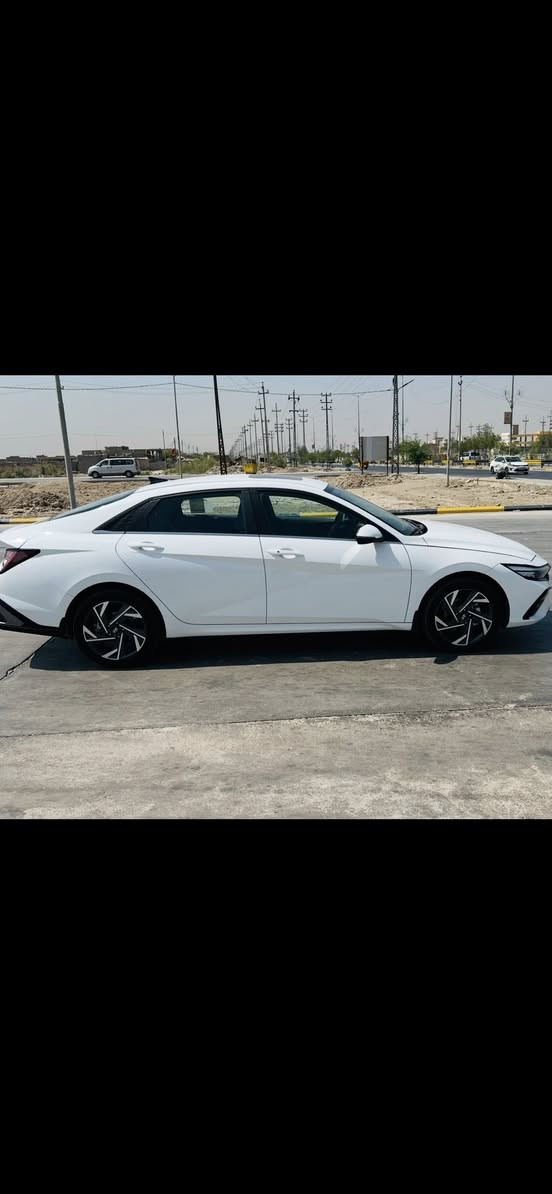 السلام عليكم النترا  ٢٠٢٤ خليجي كفاله عامه فول مواصفات ماشيه ٣٣ محرك ٢٠٠٠ رقم اربيل بسم شركه سعر ١٩٥  وبيه مجال للشراي عنوان البصره (***********)
