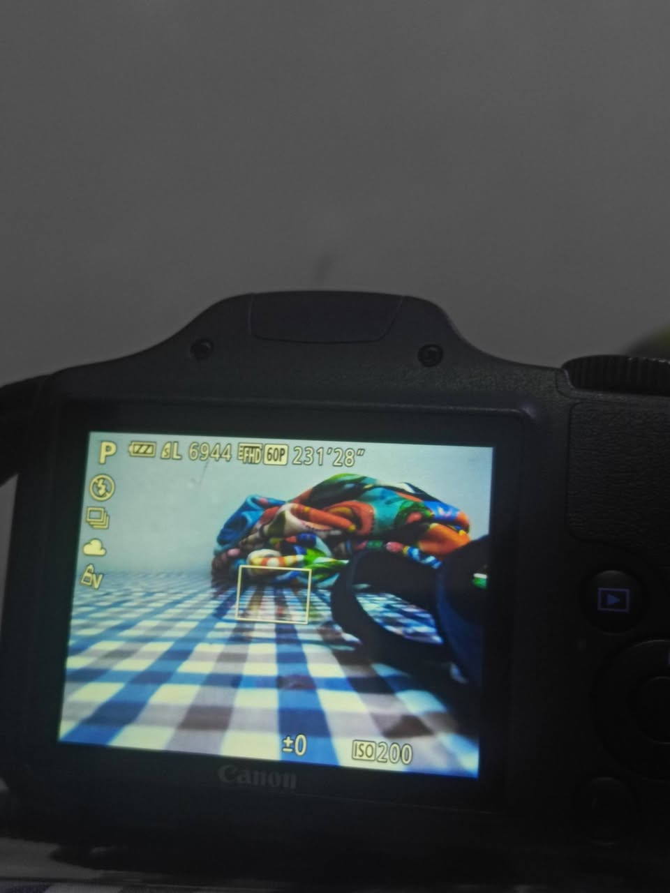 السلام عليكم، كامرة كانون sx540hs،زوم 200x يوصل للقمر و يصور كل تفاصيله، وياها بطارية و رام 64 اصلي، نقصها فقط شاحن

السعر 250 و بيها مجال


**إذا كنت صاحب هذا الإعلان وتريد حذفه لأي سبب، رجاءا أرسل رسالة إلى الدعم الفني**