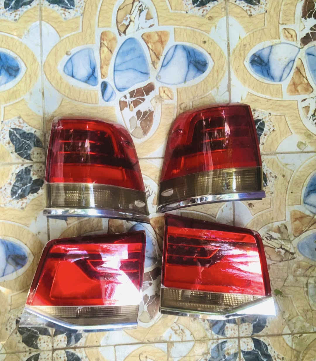 للبيع بك لايت لاند كروز الصفحه اليمنى واليسرى يعني تكين شغلات اي مشكله مابيهم لافطر ولاشي ابيعهم على الفحص ( للعلم تجاري ) مغلفم اسود السعر 125 الف مكاني البصره
 وهذا رقمي 
‏‭0778 119 5255‬
