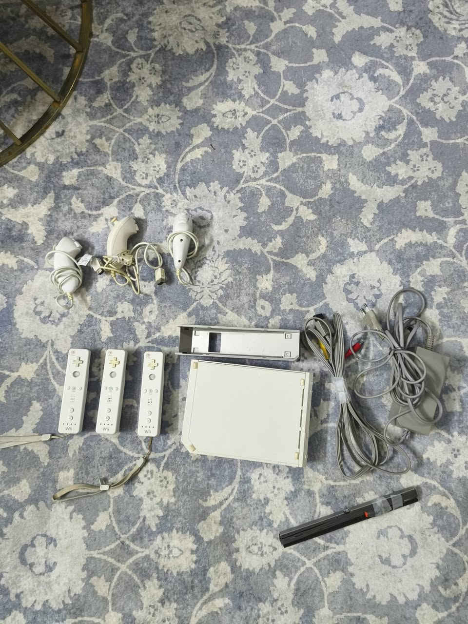 Nintendo Wii Console Bundle + 3 Working Controllers
حزمة جهاز نينتندو وي + 3 وحدات تحكم تعمل

بيع جهاز نينتندو وي يعمل وتم اختباره بالكامل. يأتي مع كل الكابلات الأصلية، شريط الاستشعار، 3 وحدات تحكم، ونن تشوك.

لا توجد ألعاب مرفقة..

المكان: أربيل

قل لي السعر، إذا أعجبني، فهو لك


**إذا كنت صاحب هذا الإعلان وتريد حذفه لأي سبب، رجاءا أرسل رسالة إلى الدعم الفني**