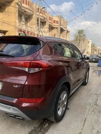 توسان موديل 2017 ماشيه 60الف السياره نضافه خير من الله  مكان السياره ب...