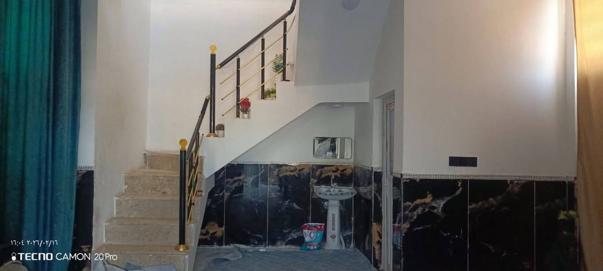 🏡 بيت 200 متر ب 38 مليون وبيه مجال
🔹 المساحة الكلية: 200 متر
🔹 البناء: 100 متر
🔹 حديقة: 100 متر 🌴
💰 السعر: 38 مليون قابل للتفاوض
📄 الطابو: زراعي سند 25
🧱 البناء درجة أولى – شغل جناي وتجي تشوف بعينك
صب كونكريت + جسور
حجر
كاشي وسيراميك
🏠 يحتوي على:
غرفة + صالة + استقبال + مطبخ
صحيات داخل وخارج + حديقة
📍 الموقع: شارع الصب – عمود 276 وتنزل
📞 للتواصل:
اتصال: ***********
واتساب: ***********
