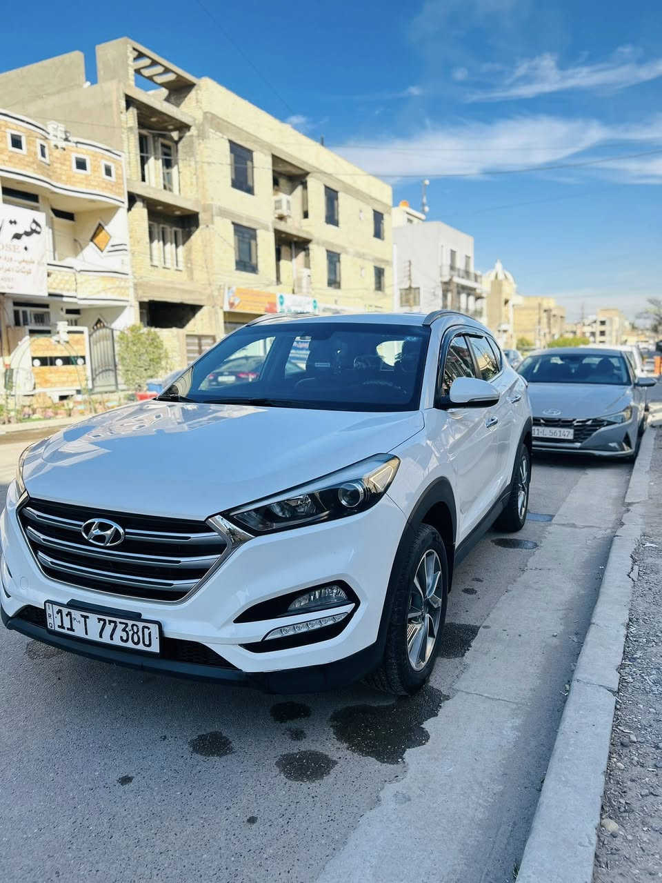 توسان خليجي موديل 18  ماشيه ١١٠ كيلو مترشخط باب خلفي وره سايق نصبغ كله الباب تخم تايرات تحكم ستيرن   جهتين مري شفط لد امامي ثلاث وضعيات قياده نورمال سبورت ايكو  سونار موجود للمنشور  رقم هاتف *********** غير متواجد على الفيس سعر سياره 182 بيها مجال
