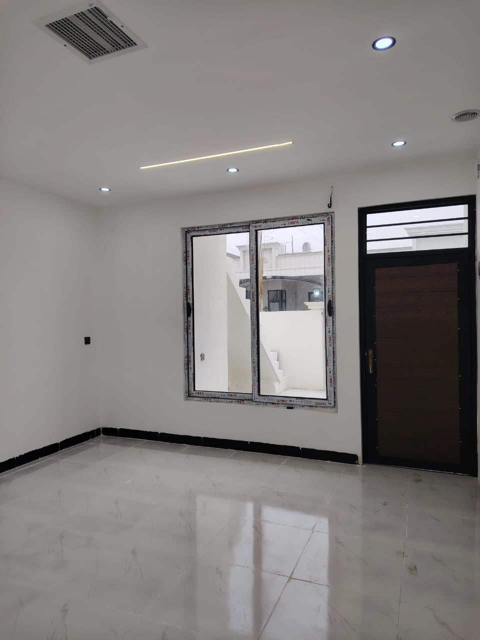 اعلان رقم (607)📢📢📢
————————————-
#دارللبیع مساحة 100متر 
#فول سيراميك بناء حدث 
#صفر مامسكون zero 
#سقف مغربي 
#نظام دكت مركزي 
#الموقع دروازة 
#قرب جامع خديجه الكبرى 
#سعر 34 مليون 
#استفسار
*********** واتساب📲
***********
_____________________
خانوو بۆ فڕۆشتن 108مەتر 
فول کاشی و بینایی نوێیە
سفرە و ماڵی تێ نەچووە
شوێن دەروازە
نزیك مزگەوت خەدیجە کوبرا
نرخ  34 ملیون 
*********** واتساب📲
***********
