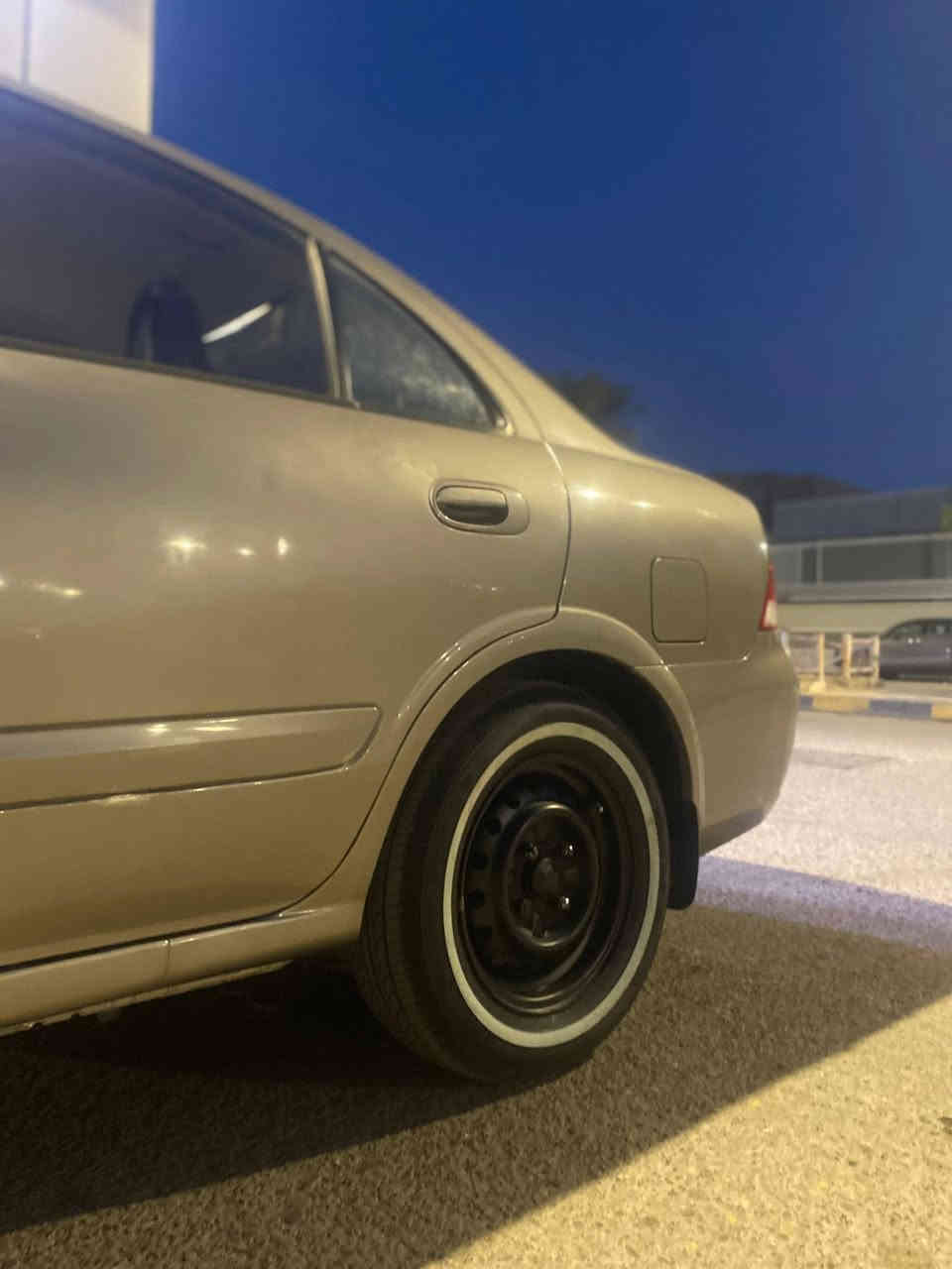 السلام عليكم
نيسان سني
موديل 2012 للبيع با سمي رقم نجف جديد 28 
تخم تاير جديد حداديه جديده كله
كير مكينه جدد كفاله خير من الله
فقط اكو تكحيل باب خلفي ورصعه ب جنطه صغيره
سنويه لغايه 2029 باسمي السياره تحويل شوكت متريد
السعر 100 وبيه مجال قليل مكاني واسط_كوت_مركز مدينه
رقمي ***********
