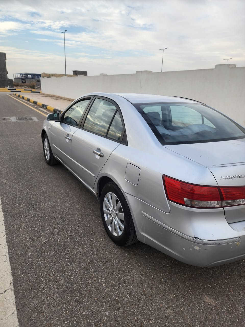 سوناتا 2009 وارد كوري محرك 2000 ب أسمي تحويل مباشر كير محرك تبريد حداديه خير من ألله السياره مكفوله من الصبغ فقط باب خلفي عكس السايق مبدل نفس اللون ... بارد شي قليل وسونارها موجود السعر 107 وبيها مجال شي قليل... رقم الهاتف ***********.     ***********واتساب
