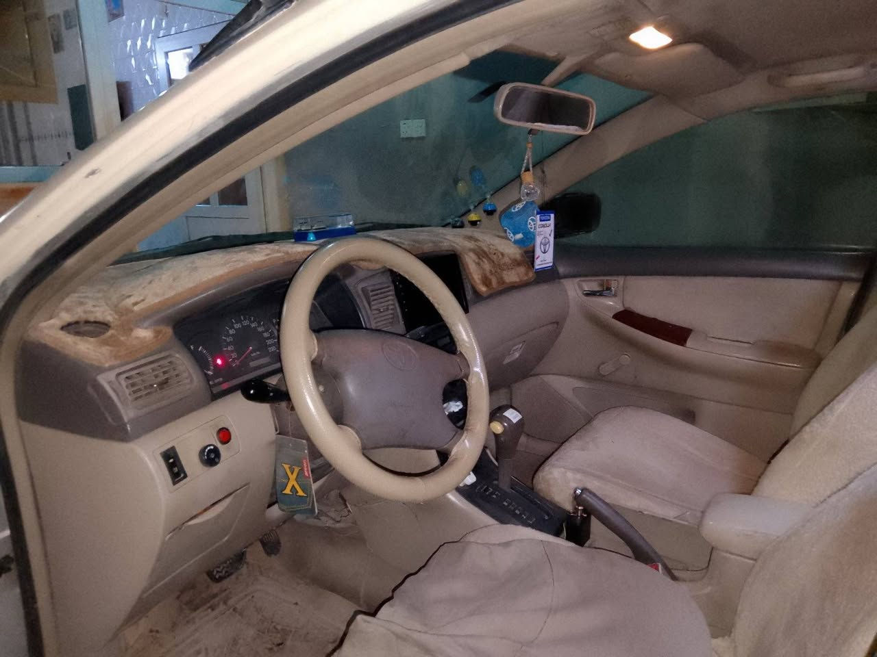 کڕوڵا تەکسی 2004گێڕ تۆماتیک. غازو بەنزین. شاشە ئایپاد.گێڕو مەکینە و تەبریدی بەشەرت. سەنەوی تا مانگی 10/2029نوێیە.
جەمپێکی زۆر خەفیفی پشتی هەیە.پێشی لێدانی نیە بۆ جوانی کراوەتە 2007. چوار تایەی نوێی بۆ بەستراوە. ماڵی کاسبیە.نرخی 107و معمەلە. *********** كويسينجاك, أربيل
