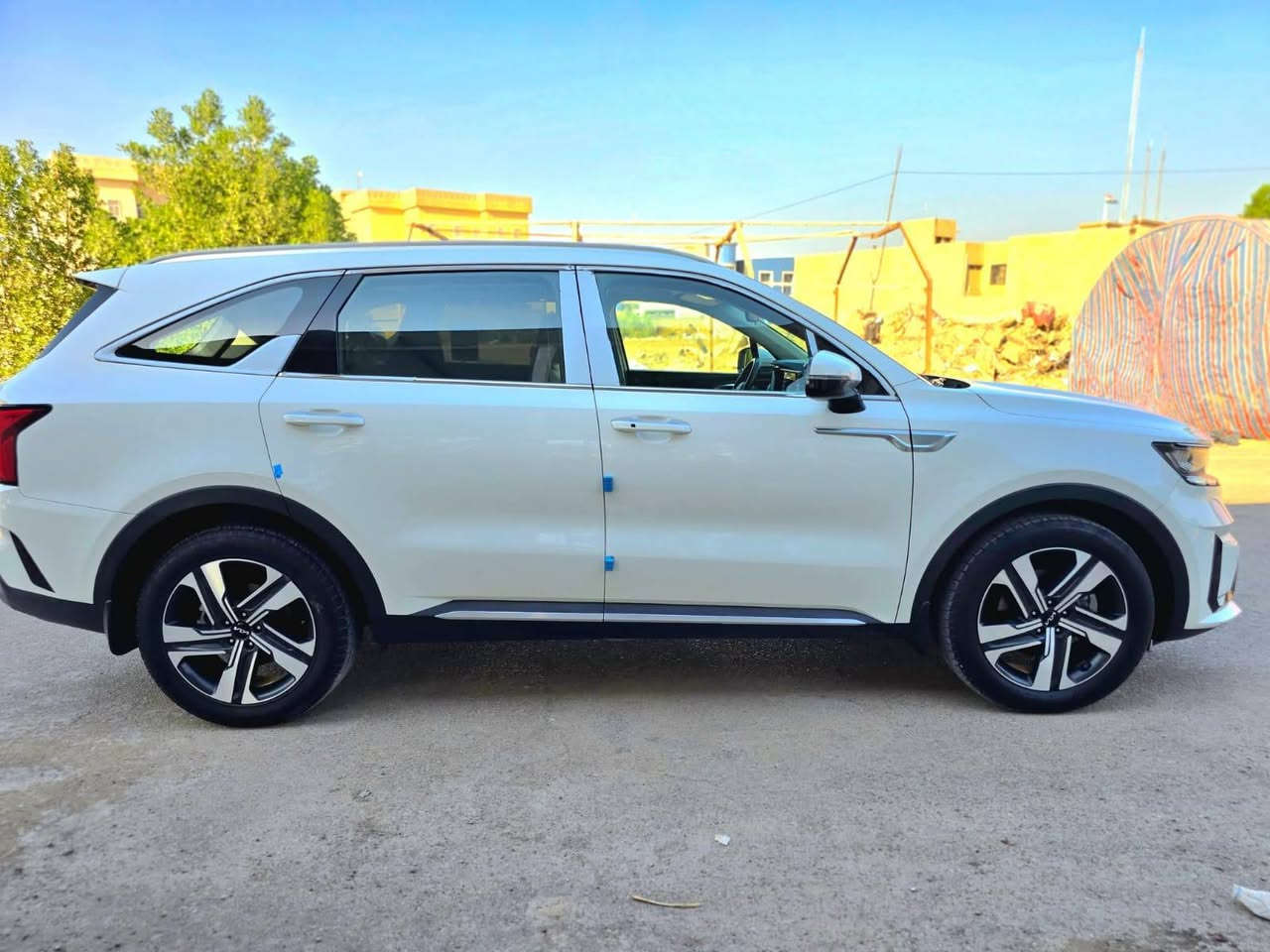 السلام عليكم
⭕️ كيا سورنتو 2023⭕️
كفاله عامه سونار موجود بالمنشور 

رقم أربيل بأسم شركه تريد وكاله او تحويل 
محرك 6 سلندر
ماشية 40 الف اخذته زيرو .فول مواصفات عدا البانوراما .بصمتين .كير ماوس .صندوق كهرباء .نظام ترحيب .شاشه كبير .اريل انفگيشن .اربع انظمه قيادة .اوتو هولد .سايد بريك بصمه .نزول منحدرات .بردات خلفي بلادي .كراسي كهرباء.7راكب .حساسات امامي و خلفي .مري شفط .شفتات+ تحكم  .تشغيل عن بعد.
وبعد هواي مواصفات
 
السعر 290 وبيه مجال مكان السيارة الديوانية 

للتواصل ***********
