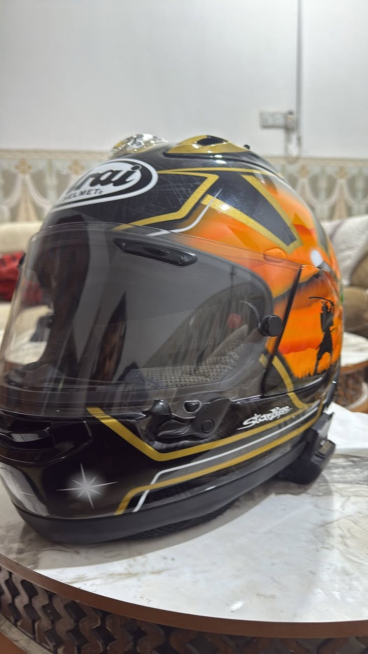 السلام عليكم 
خوذه Arai samurai قياس L لارج للبيع ٦٥٠$
***********
