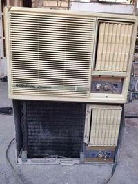 مكيفات عدد 2 جنرال 2طن كمبريسر واحد شغال بلادي اخو الجديد بس غسل يرادل...