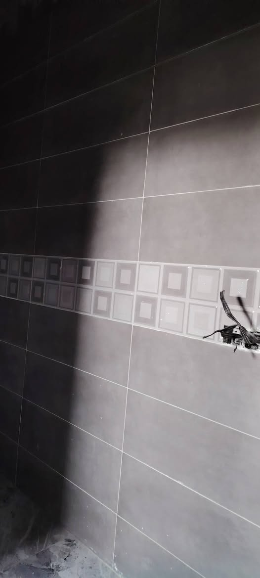 سلام عليكم يوجد كادر سيراميك متفرق حالين شغل شوف العين شغل وزن بليزر الاستفسار ***********اصطه مصطفئ
