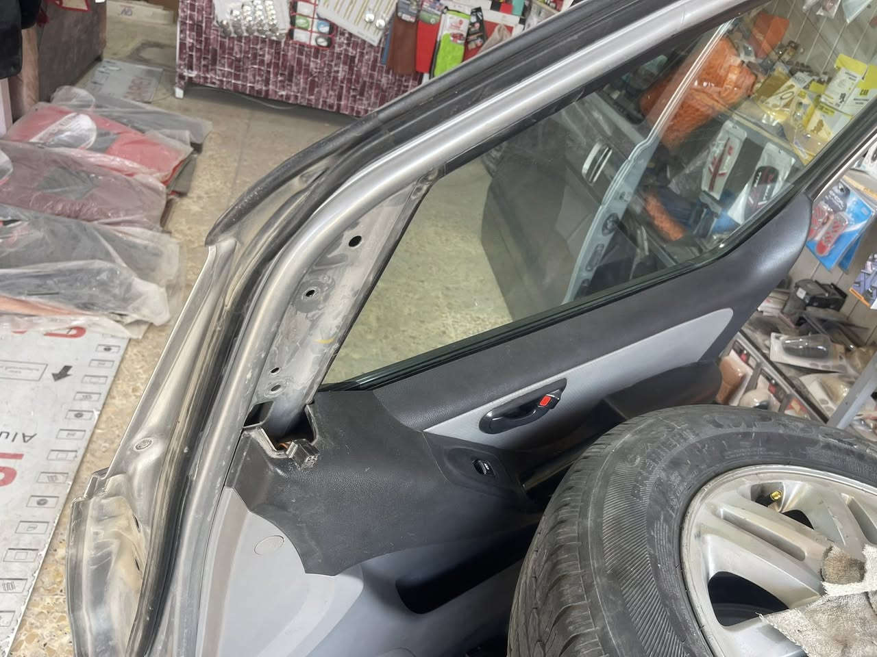 بوب للبيع صبغ كوريه فقط 
صفحت ليمنه ثنينهن سياحي 
***********
