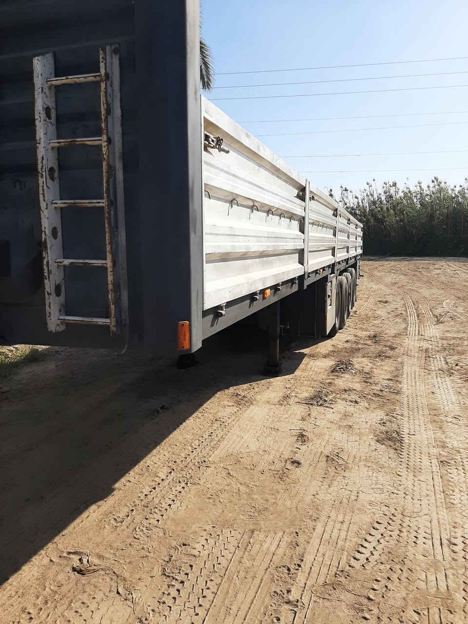 للبيع اكتروز سحال خلفي ٢٠٠٨ رقم سليمانيةمكفول راس وعربانة فول ماعدى كامرة وحساس حجم ٢٥٤٦ مربوط فلات ٤ محاور حدادية للاستفسار *********** و***********
