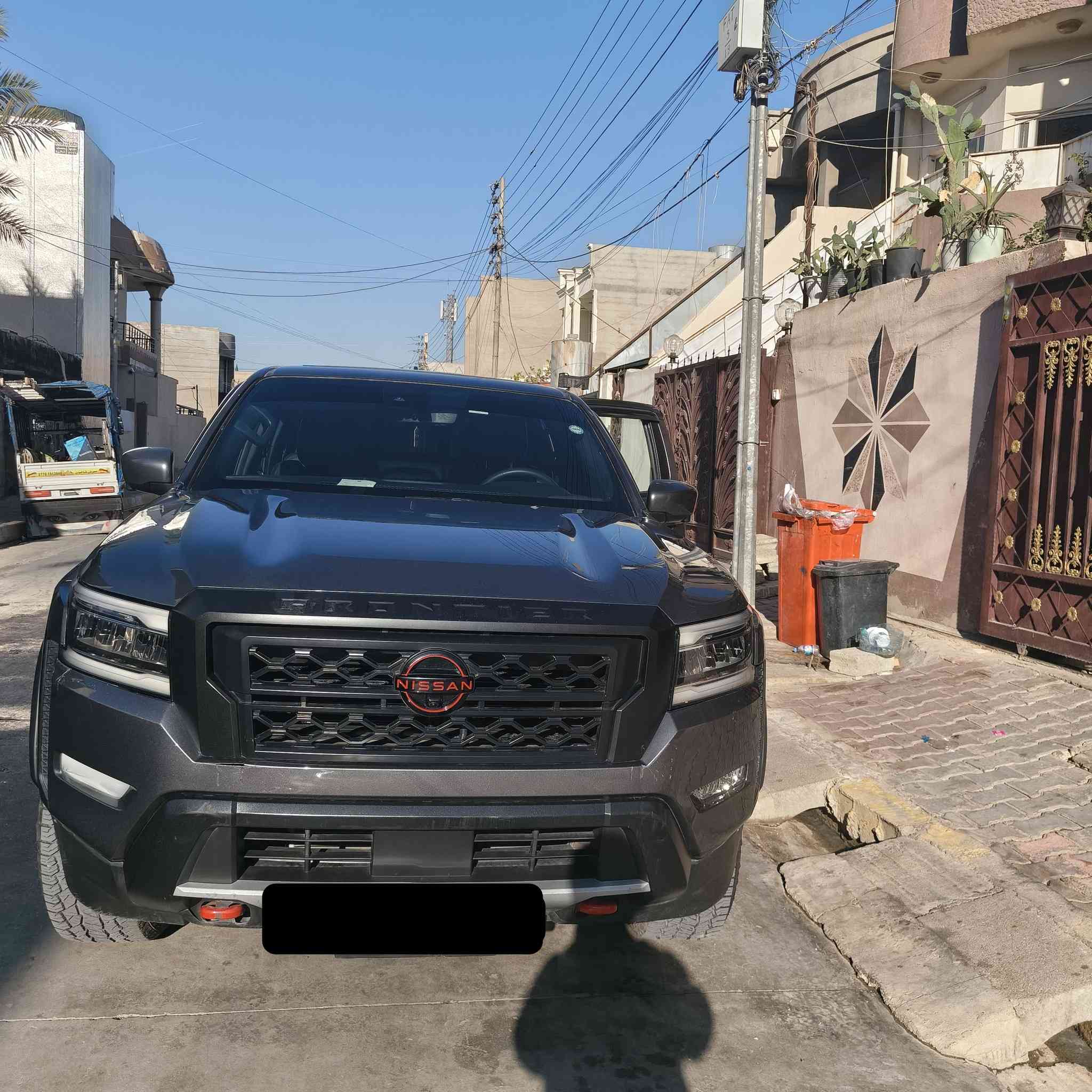 نيسان فونتيره موديلprox2024 سلندر6v ماشيه8500kmالف لون نفطي رقم سليمانية كشنات و ستيرن تدفه كهرباىيه التحرك حساسات 360درجه كاميرات جانبيه و كامره اماميه وخلفيه وليتLED وفتحه صقف السياره فول مواصفات لتواصل على الرقم***********//***********
