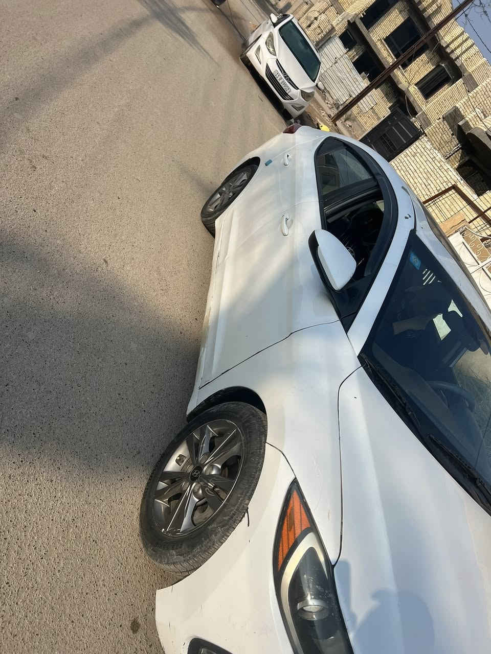 الانترا 2017 ماشيه 135 ميل 
فول مواصفات 
بنروما 
بصمه
كشن تدفئه تبريد تحكم كشنات 
حساسات انضمه قياده
مكينه دوش 2000 
ضرره جاملغ بامريكا
سنويه باسمي ثاني يوم تحويل
هزه جديده رقم مشروع وطني وين متريد حول  
مكاني بغداد قضاء المحموديه
*********** 
126$ بيهه مجال بسيط
