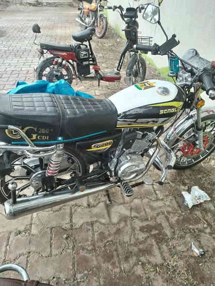 سلاام عليكم دراجه إيراني للبيع موديل 25 رقم***********
