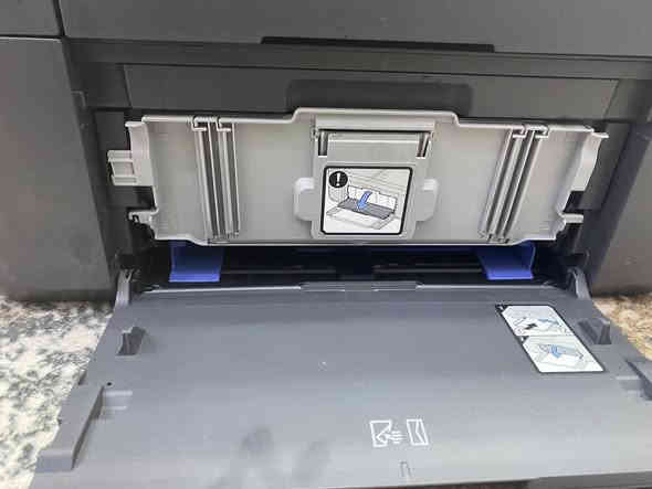 السلام عليكم طابعه كانون للبيع السعر خاص متواجد ماسنجر واتساب ***********
