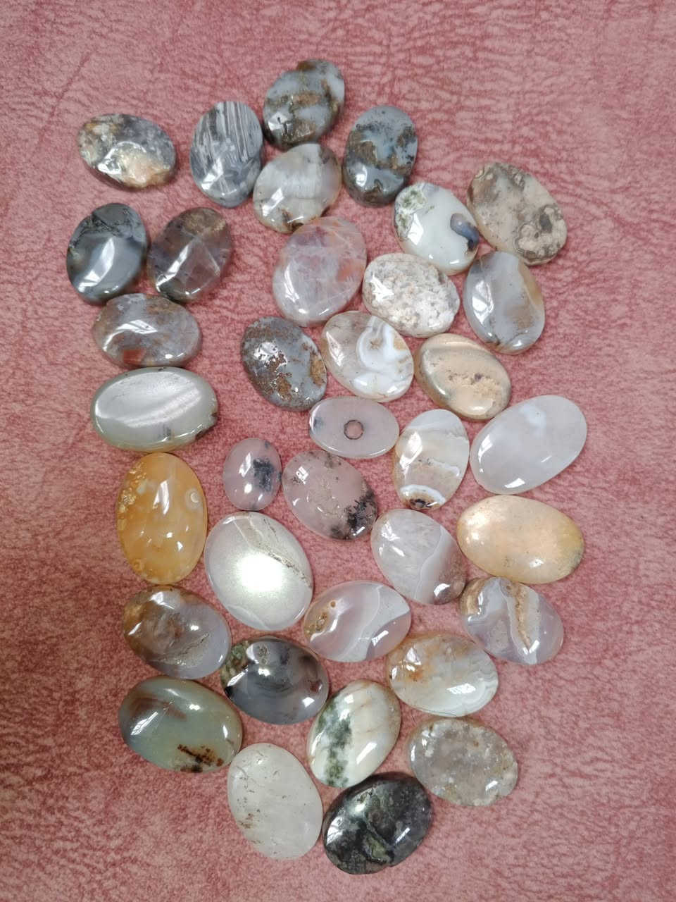 شفته ومرجان وعقيق يماني  وعيق شجري وطحلبي كله قديم ومشلع من خواتم


**إذا كنت صاحب هذا الإعلان وتريد حذفه لأي سبب، رجاءا أرسل رسالة إلى الدعم الفني**