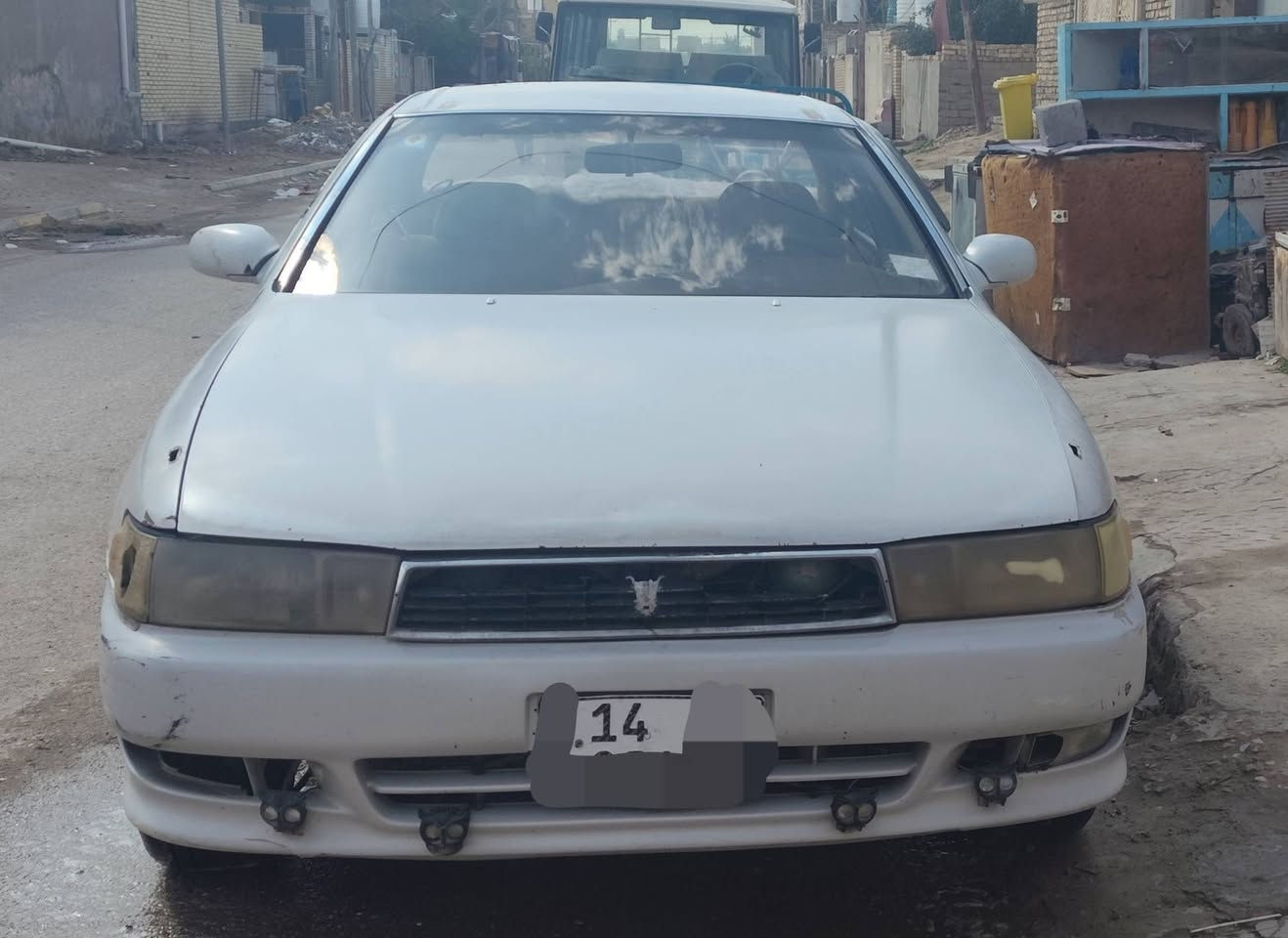 سياره موديل 93 كرسته اللون لؤلؤلي
مكلف بالنشر***********
رقم البصرة 
40 بيه مجال
عنوان ناصرية
