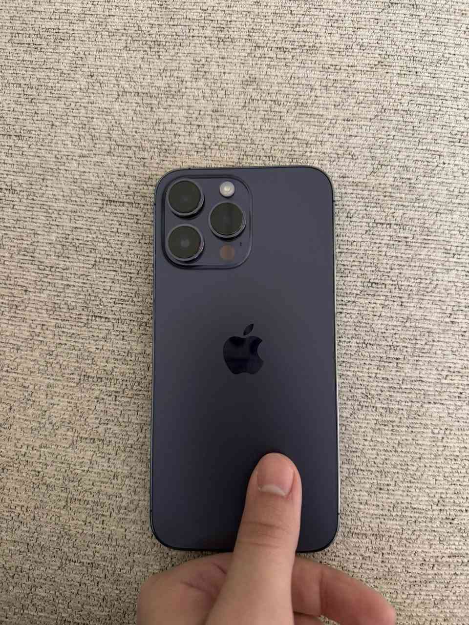 السلام عليكم 
آيفون 14 برو ماكس ذاكره 256 نضافته 99/100 الجهاز شخط مابي أيسم لون بنفسجي  بطاريته 79 سعره 740 وبي مجال جدا بسيط تواصل واتساب فقط مكاني بغداد الدوره
***********
