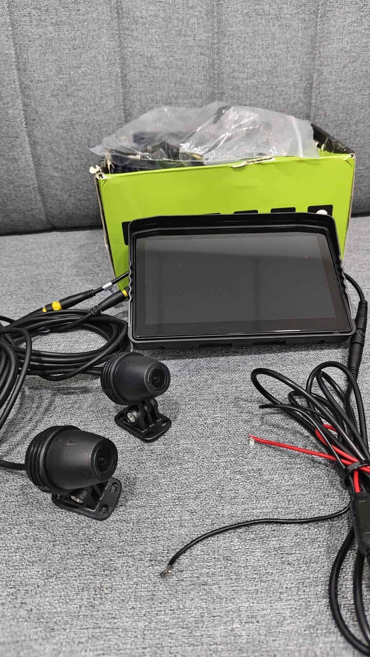 السلام عليكم شاشة مال دراجة ماركة اصلي قياس 6.25 اينج ،موديل M8 مال بالة امزون نضام كاربلي بلوتوث يربط مع سماعة خوذه،جديد كامل ملحقات وياه ضد الماء كاميرتين وياه خلفي و امامي ديقته فول ايج دي،ياخذ الرام و فلاش

سعر 75 الف 

توصيل كل محافظات متوفر


**إذا كنت صاحب هذا الإعلان وتريد حذفه لأي سبب، رجاءا أرسل رسالة إلى الدعم الفني**