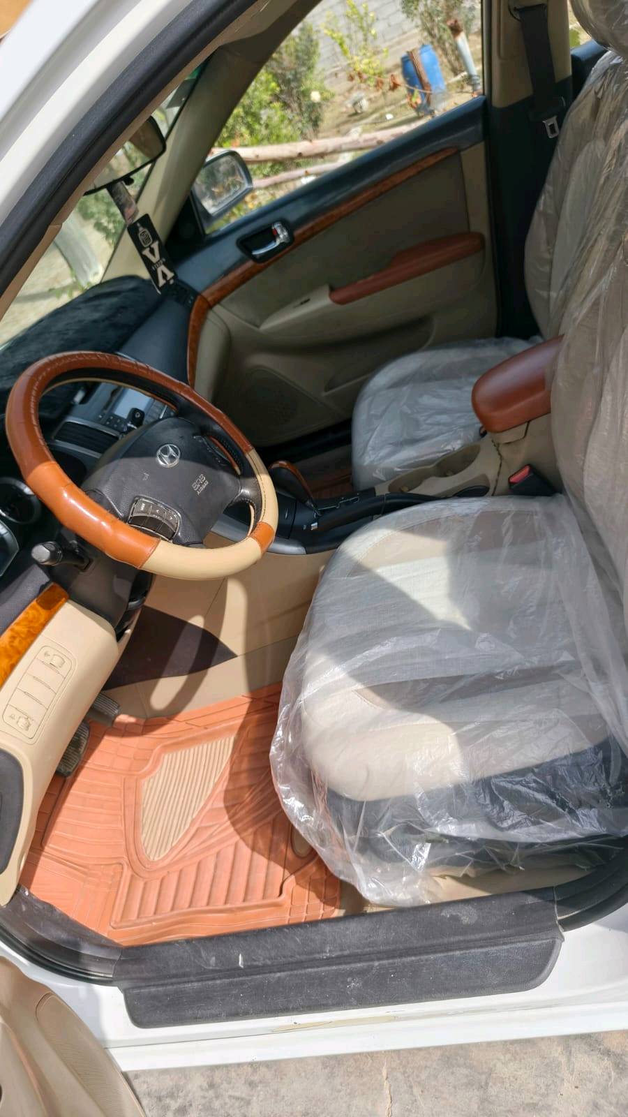 سياره البيع موديل 2010 خليجي المكينه فول كير شاصي السياره بدون سونار ابيع بدون سونار