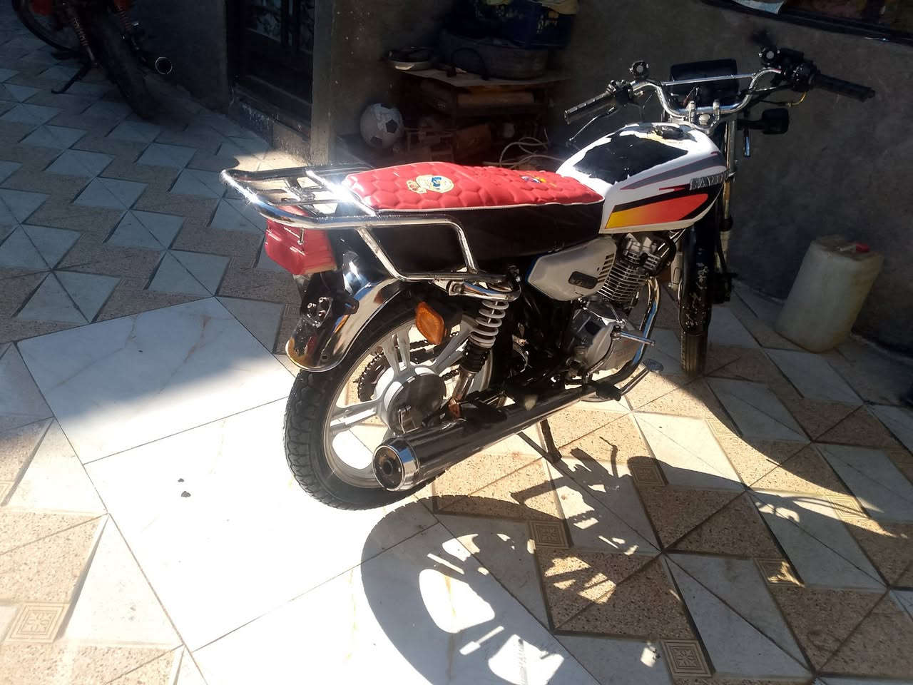 يا الله  سلام عليكم دراجه سيفان 21 طالعه بل 23دراجه فول نضافه اوراق سكنر من الشركه دراجه نكره سلف كهربائيات كله شغاله  او حلوه خير من الله  يحتاجله لا ستيك ولف فقط بلفين دينار مكاني كربلاء البراهميه قرب سيطره البراهميه سعر 400اوبيه مجال قليل شراي اتصل ***********
