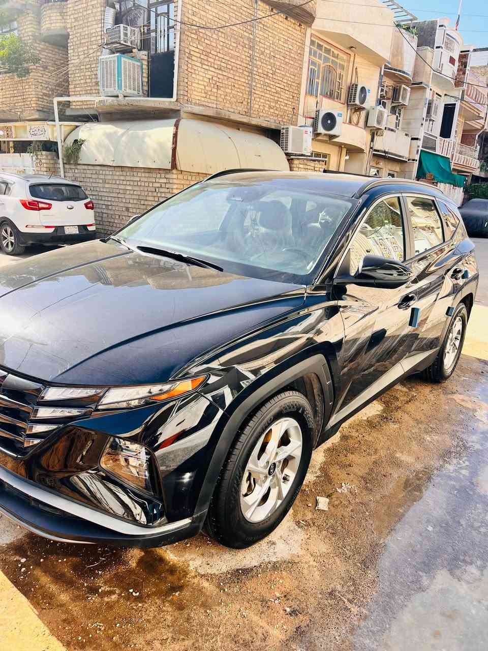 ⸻

🚗 هيونداي توكسان 2024 – للبيع

📍 مكان السيارة: بغداد / الشعب
🔹 رقم بغداد – باسمي تحويل مباشر
🔹 اللون: أسود
🔹 الممشى: 27 ألف ميل فقط

المواصفات:
✅ نظام النقاط العمياء
✅ رادارات أمامية وخلفية
✅ تحديد المسار
✅ مانع تصادم
✅ مانع انزلاق
✅ تدفئة الكشنات
✅ إطفاء ذاتي
✅ أوتو هولد
✅ سايد بريك دگمة
✅ 3 أنظمة قيادة

السيارة نظيفة جداً، استخدام شخصي، 

💰 السعر: 185
🔹 بيهة مجال بسيط جداً

📞 رقم الهاتف: ***********
