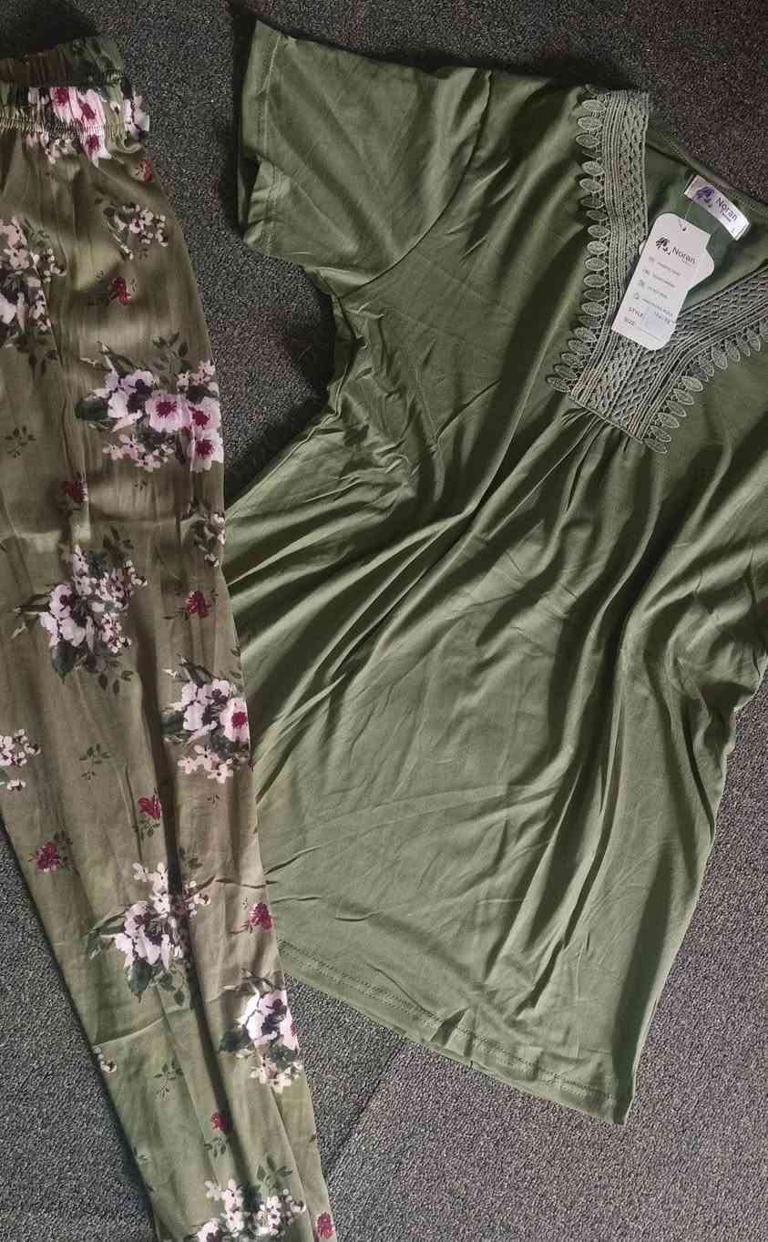 متوفر هذا التراك 
خامه فالينه زبده الاصلي
بي قياسات لل ٣ اكس
بي اربع الوان
سعر ٨


**إذا كنت صاحب هذا الإعلان وتريد حذفه لأي سبب، رجاءا أرسل رسالة إلى الدعم الفني**