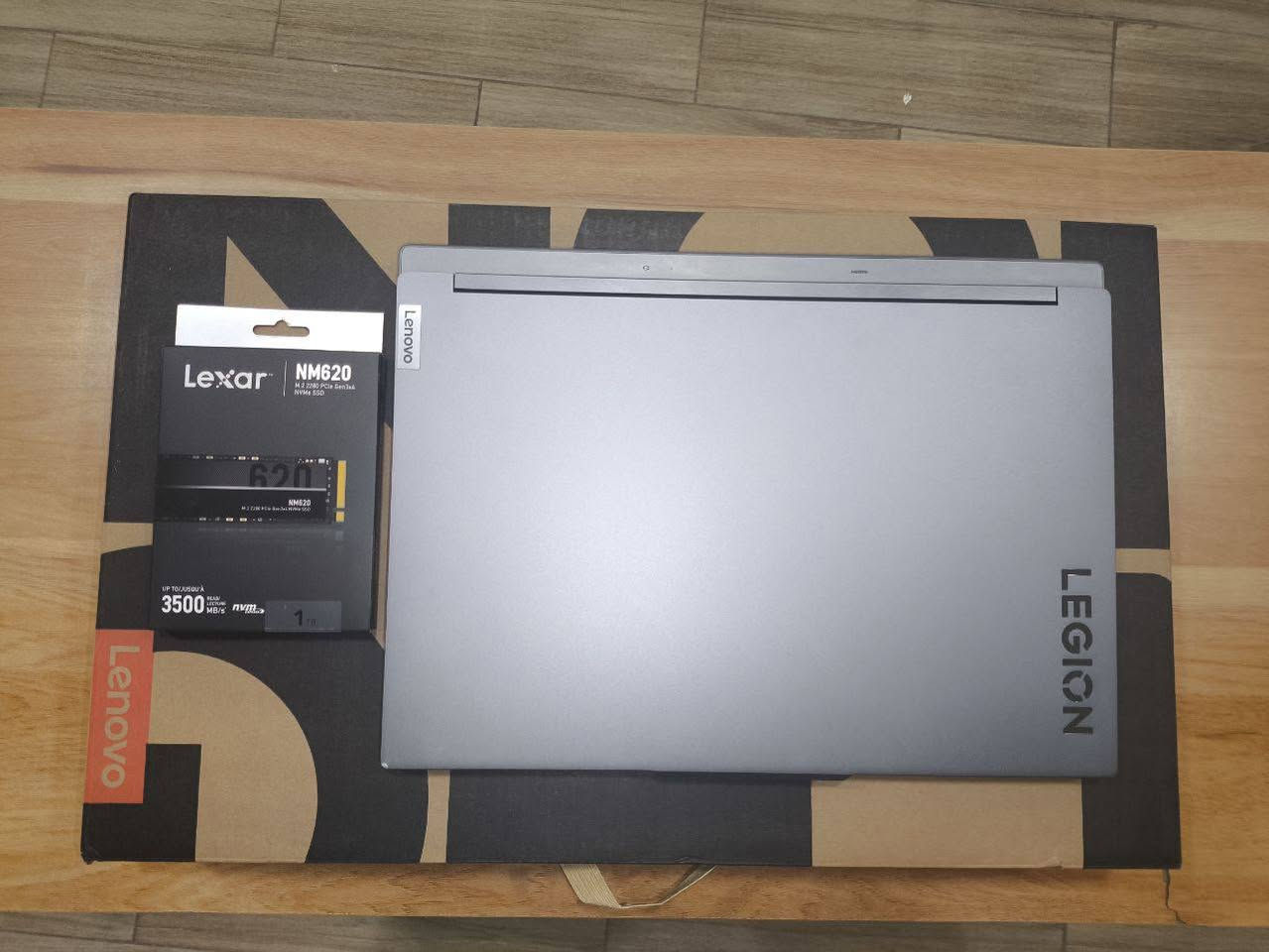 لابتوب Lenovo Legion 5 16IRX9 🔥
المعالج: intel i7 - 13650HX⚡ 

كرت الشاشة: RTX 4060 8GB 140W✨ 

الشاشة: دقة (2.5K (2650x1600 مو FHD يعني العب بدقة ووضوح خياليات وحجم 16.0" وبانل IPS و165hz الوانها صافية ورهيبة

الرامات: 16GB DDR5 5600hz🏎️

التخزين: الاصلي 512gb PCIe 4x4 بسرعة 8000 MB/s
واضافي 1TB m.2 lexar PCIe 3x4 بسرعة 3500MB/s يعني حمل العاب وصور لحد ما تمل
 
البطارية: 80Wh وكفائتها حاليا 90%

ملاحظة: الجهاز انفتح مباشرة ورة ما اشتريته داخل المكتب نفسه حتى نضيف تخزين 1TB وما انفتح بعدها ابد

ويتوافر وياه كل ملحقاته الاصلية من شاحنة و ماوس باد وغيرها بالاضافة للكارتونة والكاتلوجات كاملة مع وصل الشراء
بالاضافة لقاعدة تبريد بمراوح هدية وي اللابتوب🎁 
السعر 1,530,000 د.ع وبيه مجال

موجود ايضا 
كونترولر gamesir G7 SE بكامل ملحقاتها والكارتونة سعر 30

وسماعة hyper x cloud 2 ابيض ووردي مع المايك والكارتونة سعر 50

ماوس Razer DeathAdder Essential ابيض سعر 25

سبب البيع: بلشت سادس وما اكدر العب بعد
الموقع:الديوانية

اي استفسار عن القطع وحالتهن او اي شي بالخاص

#لابتوب_للبيع
#لابتوب_مستعمل
#لابتوب_Gaming


**إذا كنت صاحب هذا الإعلان وتريد حذفه لأي سبب، رجاءا أرسل رسالة إلى الدعم الفني**