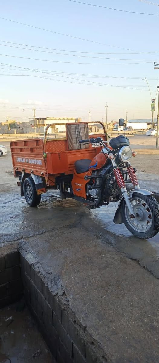 سلام عليكم ستوتة نيفان رقم وسنوية نكليزي بسمي موديل 2019 ستوتة نضيفة محرك 200 السعر  مليونين ونص وبيهه مجال لشراي مكاني البصرة كرمة علي رقم ***********
