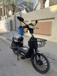 دراجه للبيع نضيفه حيل بطاريات جدد ع الفحص نضيفه حيل السعر 350 وبي مجال...
