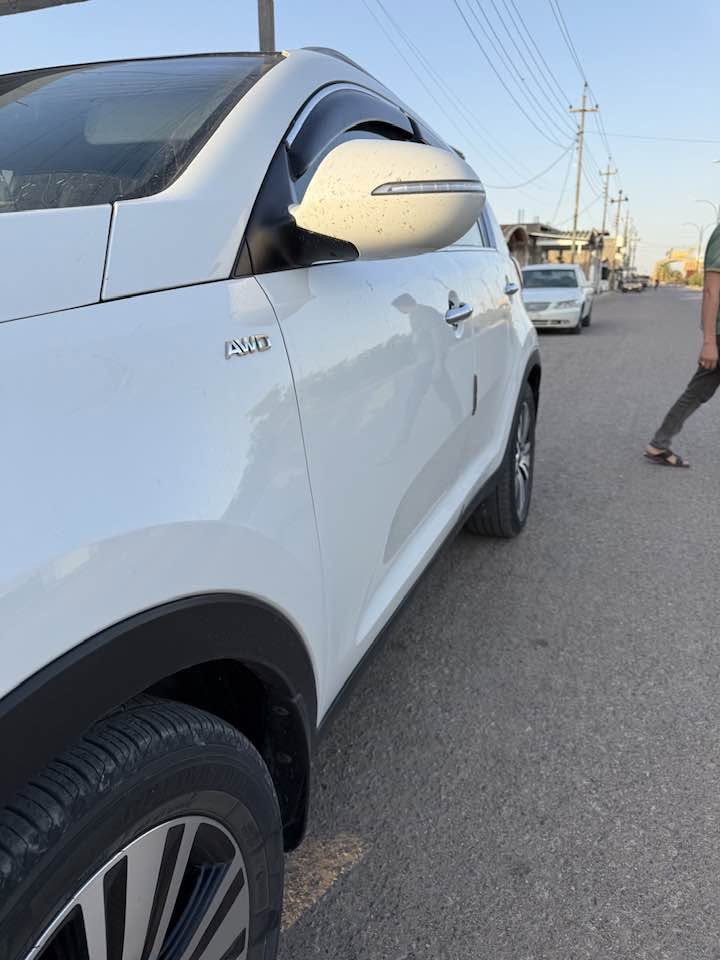 السلام عليكم كيا سبورتج خليجي مديل 14 مكفوله كفاله عامه ماعده رصعات موضحه بصور 
مكينه 2400فول مواصفات  
1بصمه تشغيل
2بانوراما
3مري شفط
4تحكمات ستيرن 
5مانع نزلاغ
6شاشه اندرويد اصليه
7كشنات تدفه تبريد
سياره جاهزه كير ومكينه وحداديه وتخم وتاير وتبريد شرط ثلج وبعد بيه مواصفات 
مكان السياره ميسان علي الغربي 
السعر150وبيه مجال***********
