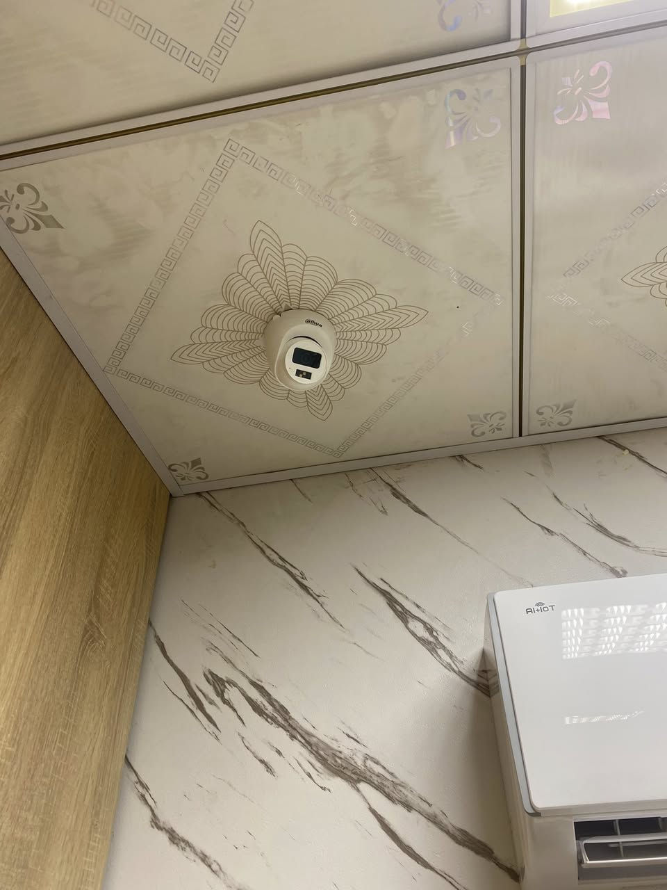 تم بحمد الله تأمين منفذ كي كارد في كربلاء حي الامام علي علي ع ب٨ كامرات من ماركة دهوة بدقة 5mp جميع الكامرات تحتوي ع خاصية الصوت والليلي الملون 

#عنوانا كربلاء الجاير حي الامام علي قرب اسواق برتقالة 
للطلب او الاستفسار الاتصال ع الرقم ***********او مراسلتنا ع الواتساب ع نفس الرقم

#كامرات_المراقبة
