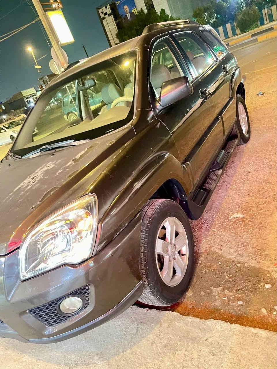 سلام عليكم
سبورتج خليجي 2009
رقم بغداد انكليزي سنوية هزو جديد تحويل بسمي 
مكفولة من الحادث 
كير محرك خير من الله 
تبريد ثلج 
صدر جديد اصلي 
تخم تاير باتري جديد
جاهزة للاخير 
***********   مكان بغداد البنوك 
السعر 108
