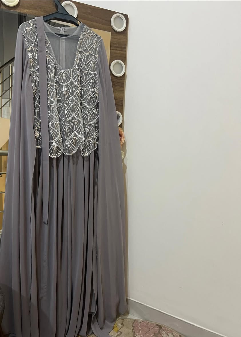 للبيع فستان قياس46اخذته من اقبال ستور ب125
اريد ابيعه ب75
العنوان بغداد


**إذا كنت صاحب هذا الإعلان وتريد حذفه لأي سبب، رجاءا أرسل رسالة إلى الدعم الفني**