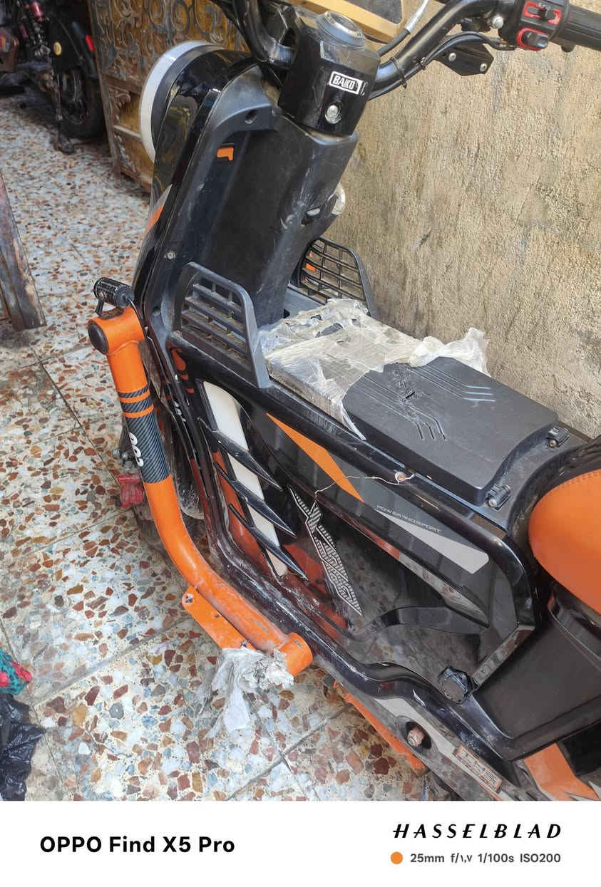 سلام عليكم اكس 900 البيع 5بطاريات 33مبير الملف 2000 دراجة نضيفة وجاهزة  مكان دراجة البصره القبله حي القائم السعر 450وبيهة مجال الشراي       ***********
