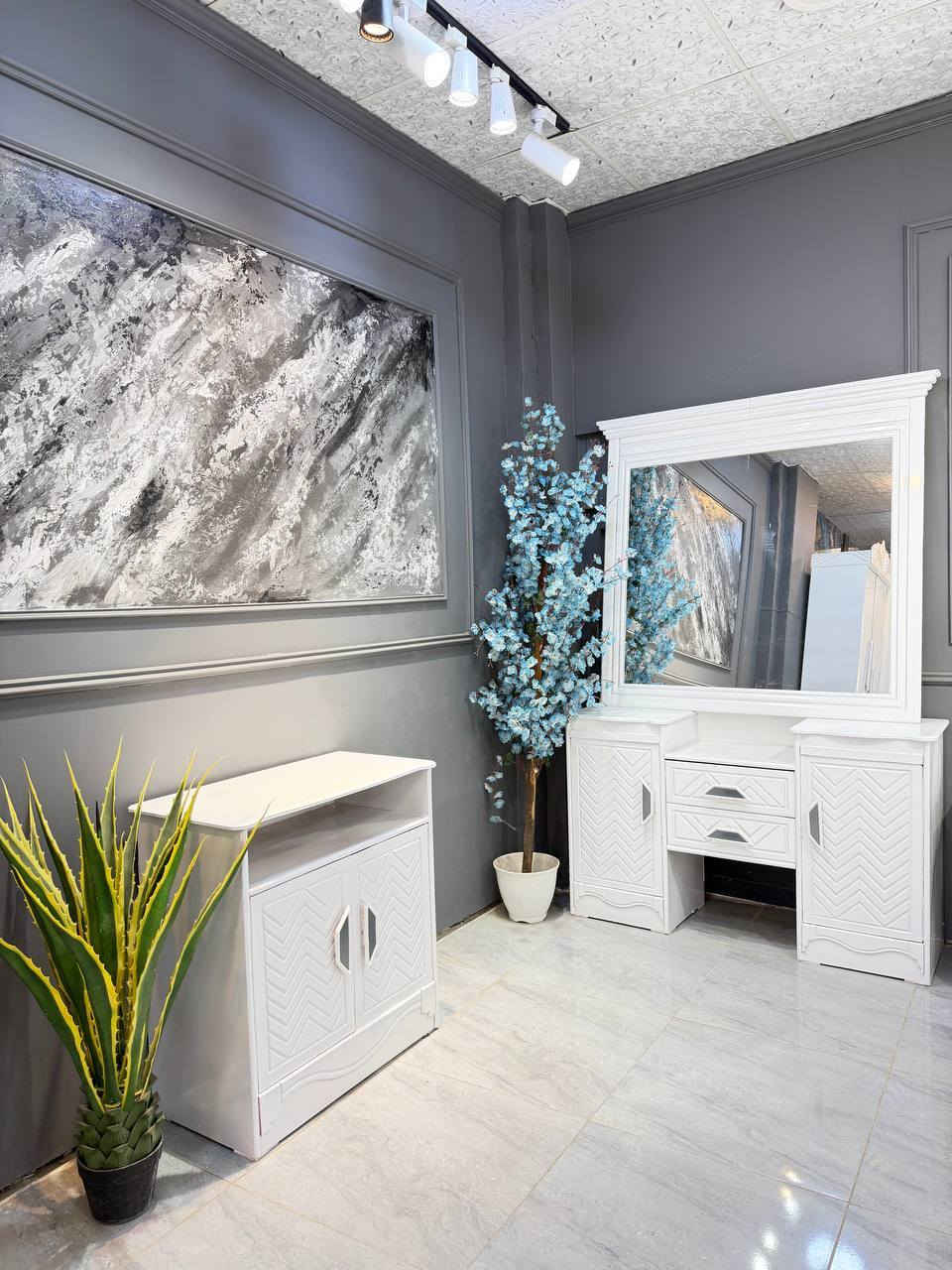 🔅تفاصيل الغرفة المرمري  ....
خارج ٤ملم ام دي اف 🔺
وداخل معاكس ٣ملم 
صبغ حراري  درجة اولى 

عدد القطع  ٧ قطع 😍
🔺1 //جرباية  قياس  ١٦٠ × ٢٠٠ 
🔺//ميز جانبي ايسر قياس ٥٠
🔺2// وميز  جانبي  قياس ٥٠
🔺3// زاوية ارتفاع مترين عرض ٨٠
🔺4// وميز بلازمه  
🔺5//وميز مراية ارتفاع مترين عرض ١٢٠
🔺6// وكنتور ٦ باب  ارتفاع مترين و١٥ طول ٣ متر و١٥

القطعه الثامنة حسب الطلب شازلون
سعرها ٥٠ الف ❤️

(توصيل مجاني مركز بغداد )
التوصيل يشمل الشد مجاني 🔥
باقي المحافضات حسب البعد
شازلون
شازلون مخزن


**إذا كنت صاحب هذا الإعلان وتريد حذفه لأي سبب، رجاءا أرسل رسالة إلى الدعم الفني**