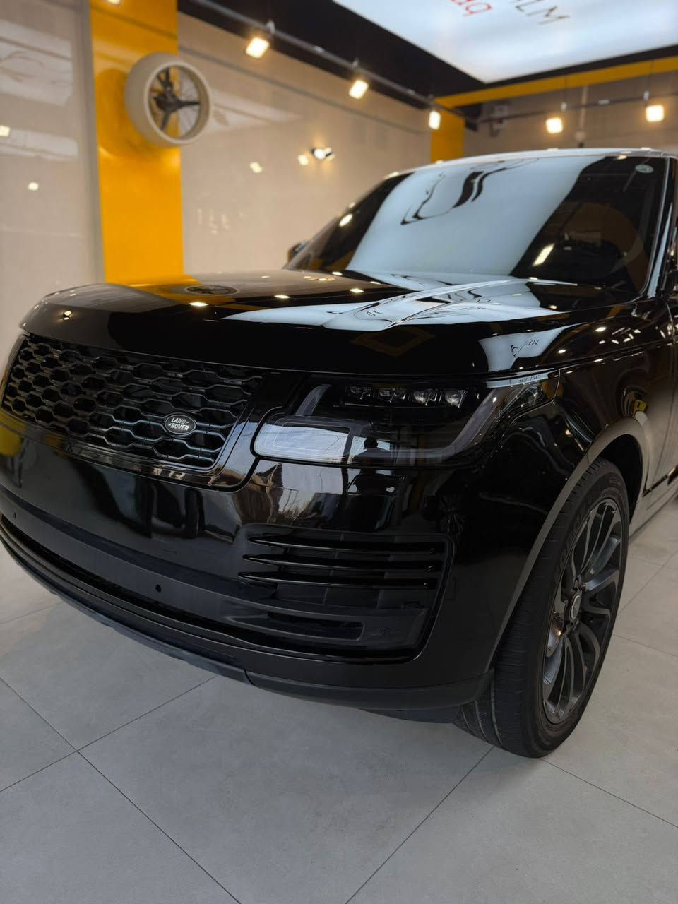 سيارة الاخ احمد هيثم 
ماركة المكس،ماير الايطالي
صبغ بنيد قطع لون شوندري،متعدد الشذرات
صبغ دعميات اماميه خلفيه
مع تغير  لون شباك
*********** ابو سالي اعظميه خلف مطعم قاسم ابو المكص
