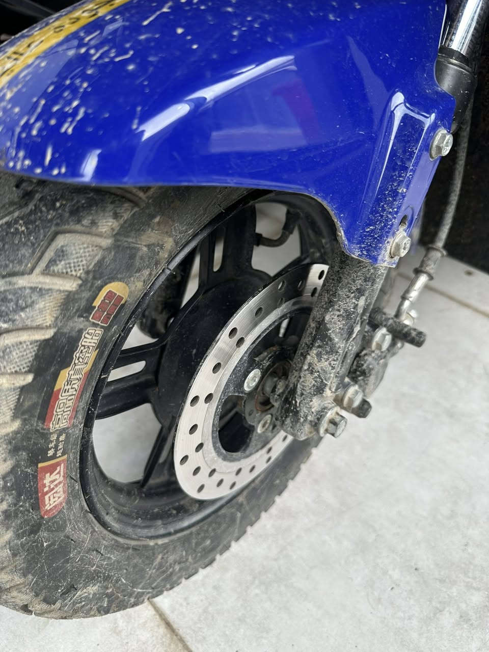 السلام عليكم ماطور شحن نضيف حيلل مابيً شخط لون ازرق كامل بطارياتو شرط الفحص انطيكيه فولل كلو شغال لايتات كاملل سرعه 99 يمشي 45  ال 60 كيلو للشاحنه ويا لل بيع السعر 470 وبي مجال مكان موصل بل معارض رسني خاص


**إذا كنت صاحب هذا الإعلان وتريد حذفه لأي سبب، رجاءا أرسل رسالة إلى الدعم الفني**