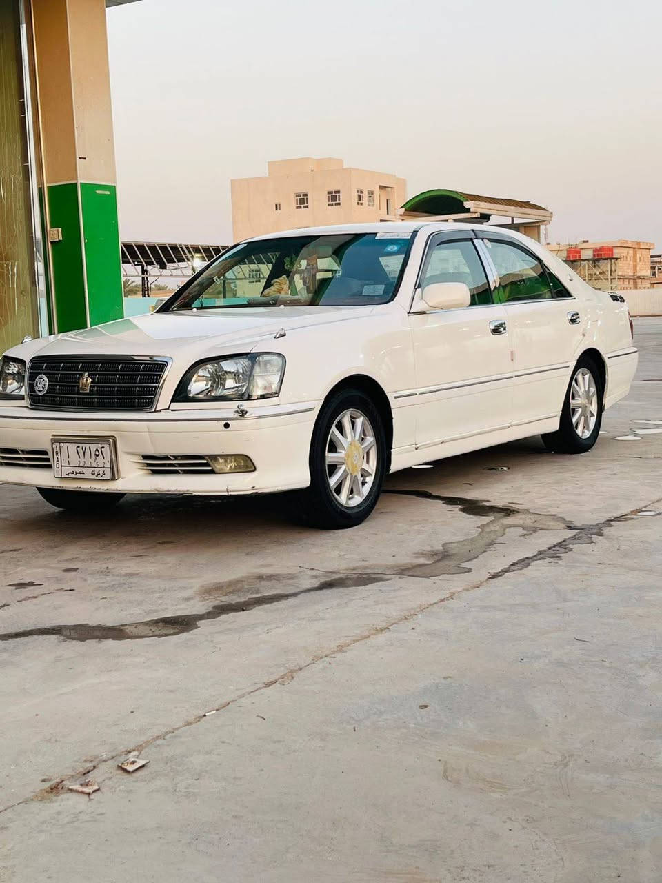 سلام عليكم جنون ملكه للبيع
الموصفات
محرك ديفور كبير

شاصي 75
اربع كشنات كهربائي
ابيض صدفي
اربع دكم
كصه قمره فقط            .       السعر 60,وبيه مجال قليل
وكاله ثاني يوم عامه بسمك

 قرار 48 
سياره فول عده الفتحه
الهاتف *********** 
المكان الحله القاسم (ع)

