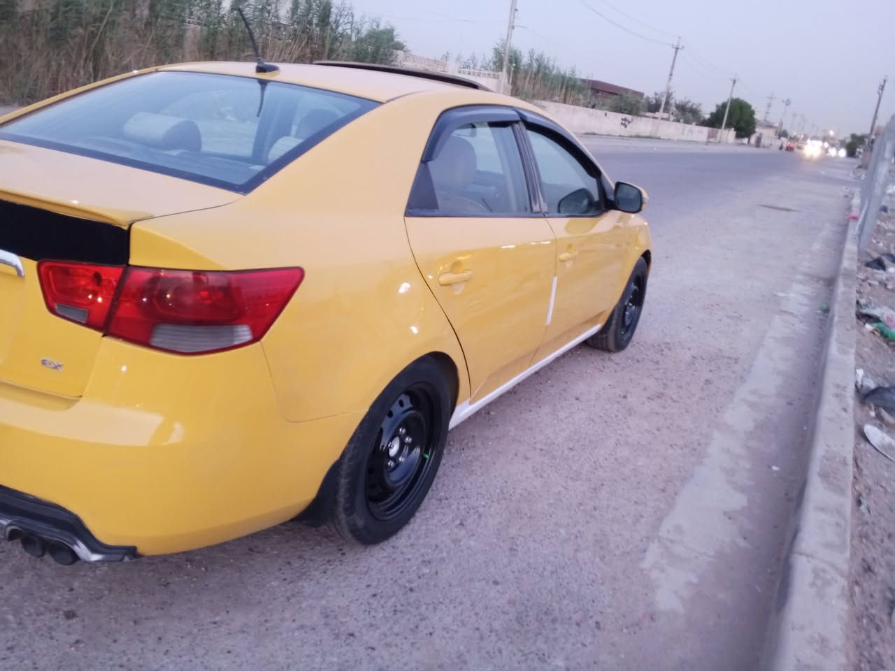 سلام عليكم فورتي 2010 امريكي فول عده البصمه  مكينه 2000 دوش مكينه وكير جدد تبريد تدفئه شاشه تحكم استيرن صدر امامي وخلفي جديد تخم تاير حادثها جاملق خلفي والباقي ليبل واحد العنوان، بغداد شهداء البياع السعر 77 رقم الهاتف ***********
