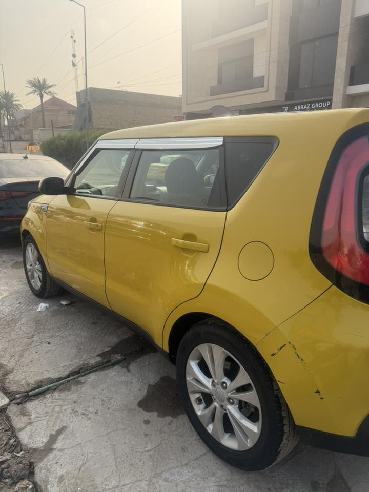 كيا صول 2015 خصوصي بغداد مكينة 2000  سيارة بيهة جاملغ وباب عكس السايق وباب خلفي نص اني اكلك 3 قطع بيهة سيارة جاهزة تراي وين متريد مكينة وتبريد وكير مكفولة السعر 105 وبيهة مجال بسيط 
***********
