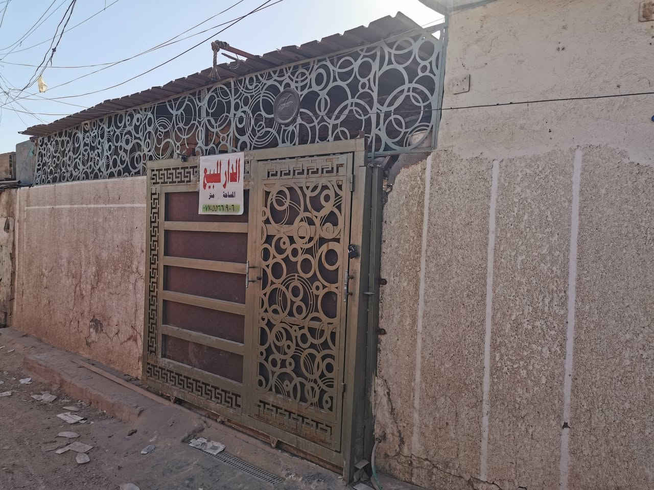 بيت تجاوز للبيت في الشعب منطقة الديوان
يحتوي على غرفة نوم مطبخ استقبال صحيات طرمة
قريبة مدارس  مستوصف اسواق كلشي قريب
وسعرة مناسب بالخاص وهذا رقمي واتساب
***********
