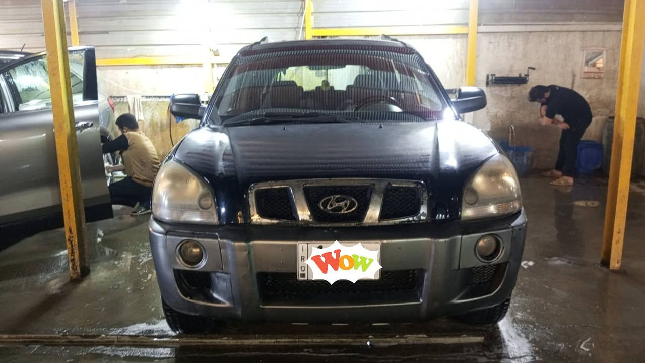 السلام عليكم 
هونداي توسان 2007 وارد امريكي
مكاني بالعمارة 
السياره رقم بصره دولي عندي بيها وكاله عامه
ضررها الجاملغ الامامي عكس السائق وبيهه صبغ البنيد وجاملغ 
مكينه كير خير من الله تبريد جديد منظومة كامله
للاستفسار اكثر 
اتصال او واتس اب *********** عمارة, ميسان
